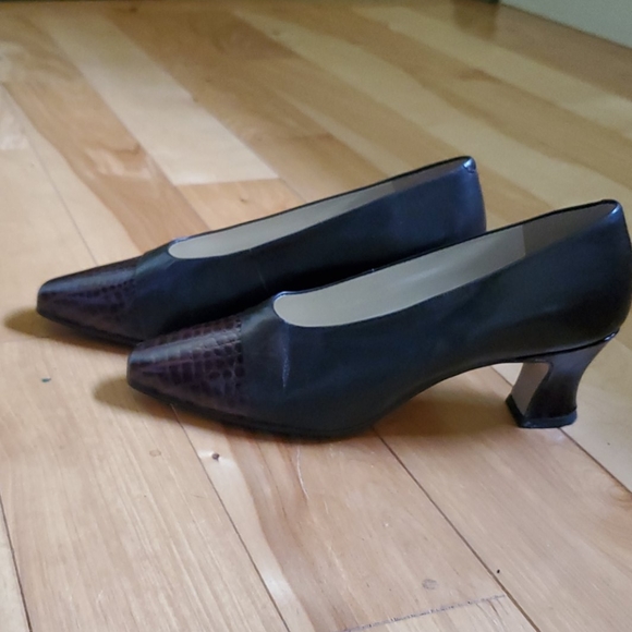 Vintage brown leather heels - Picture 3 of 3